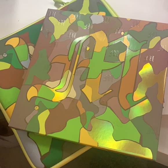 Made by Mitchell feet on the ground palette - Picture 2 of 5